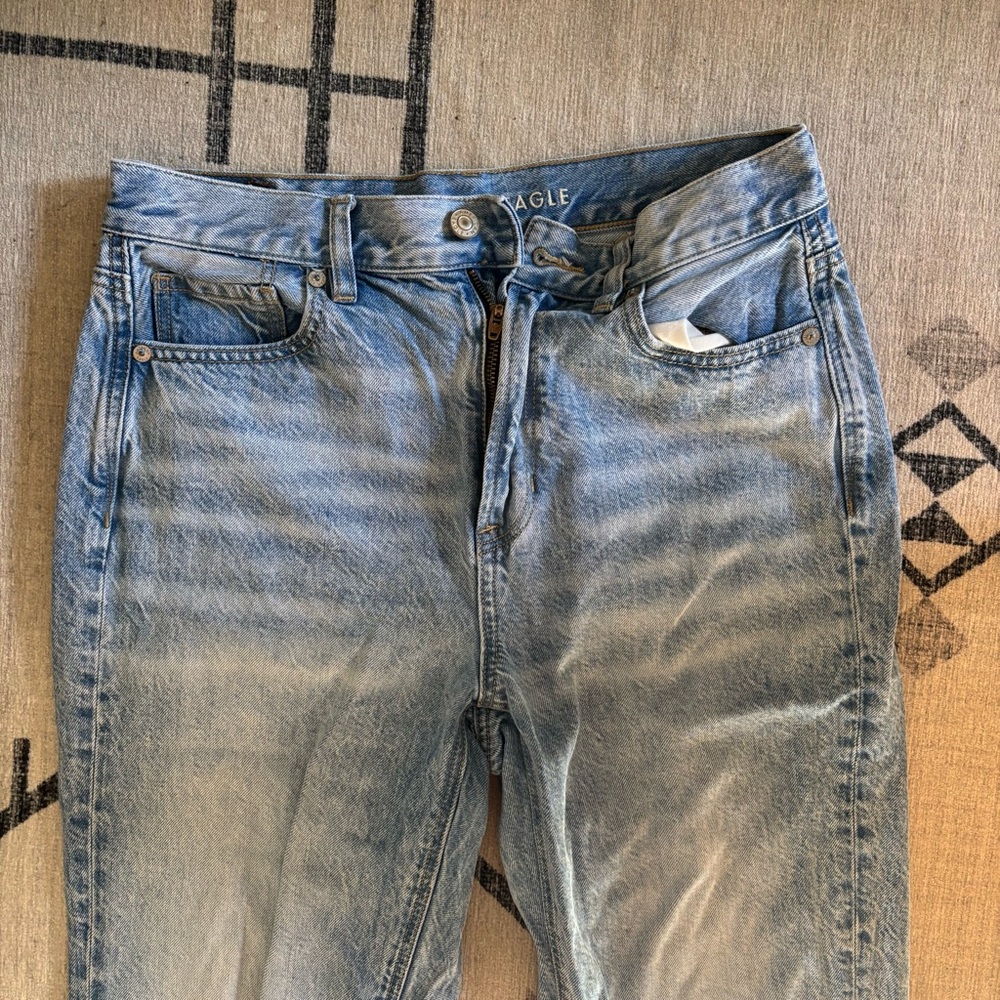 American Eagle Outfitters | Size 4 | Light Blue Distressed Straight Leg Jeans - Picture 10 of 10